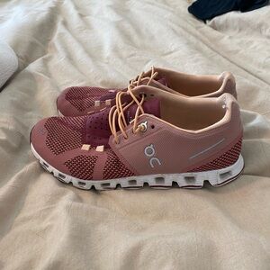 Oncloud slip on sneakers